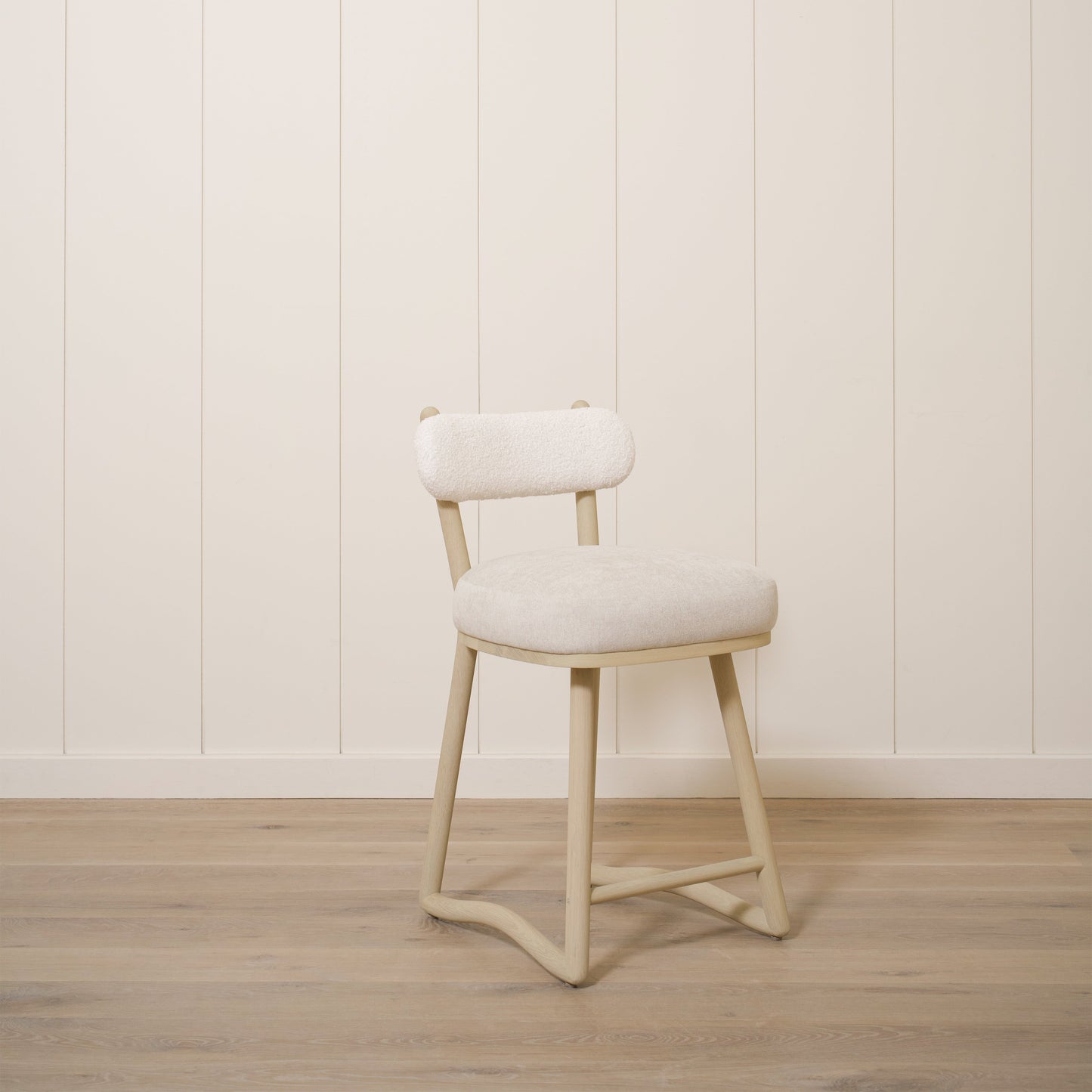 Cuddle Counter Stool