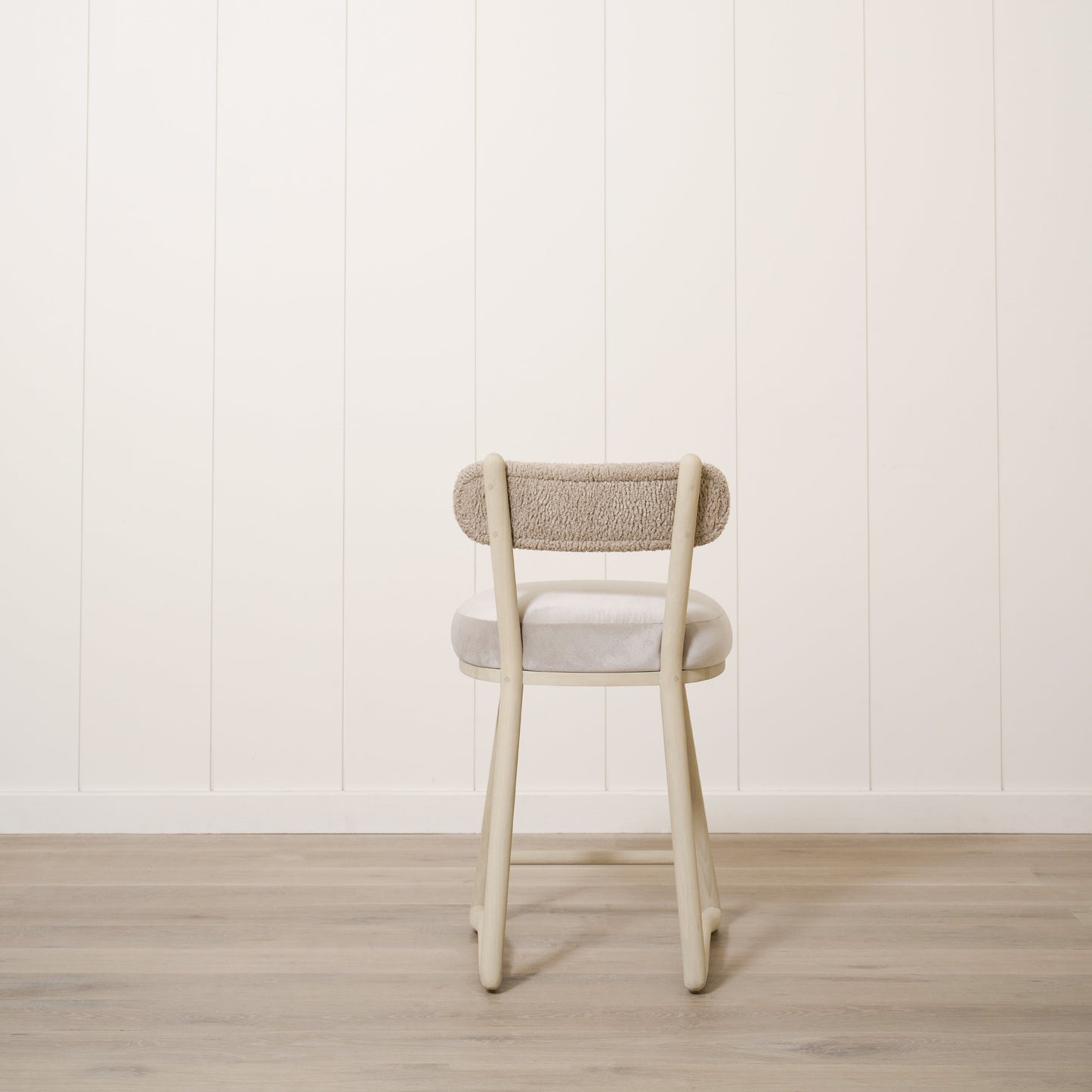 Cuddle Counter Stool