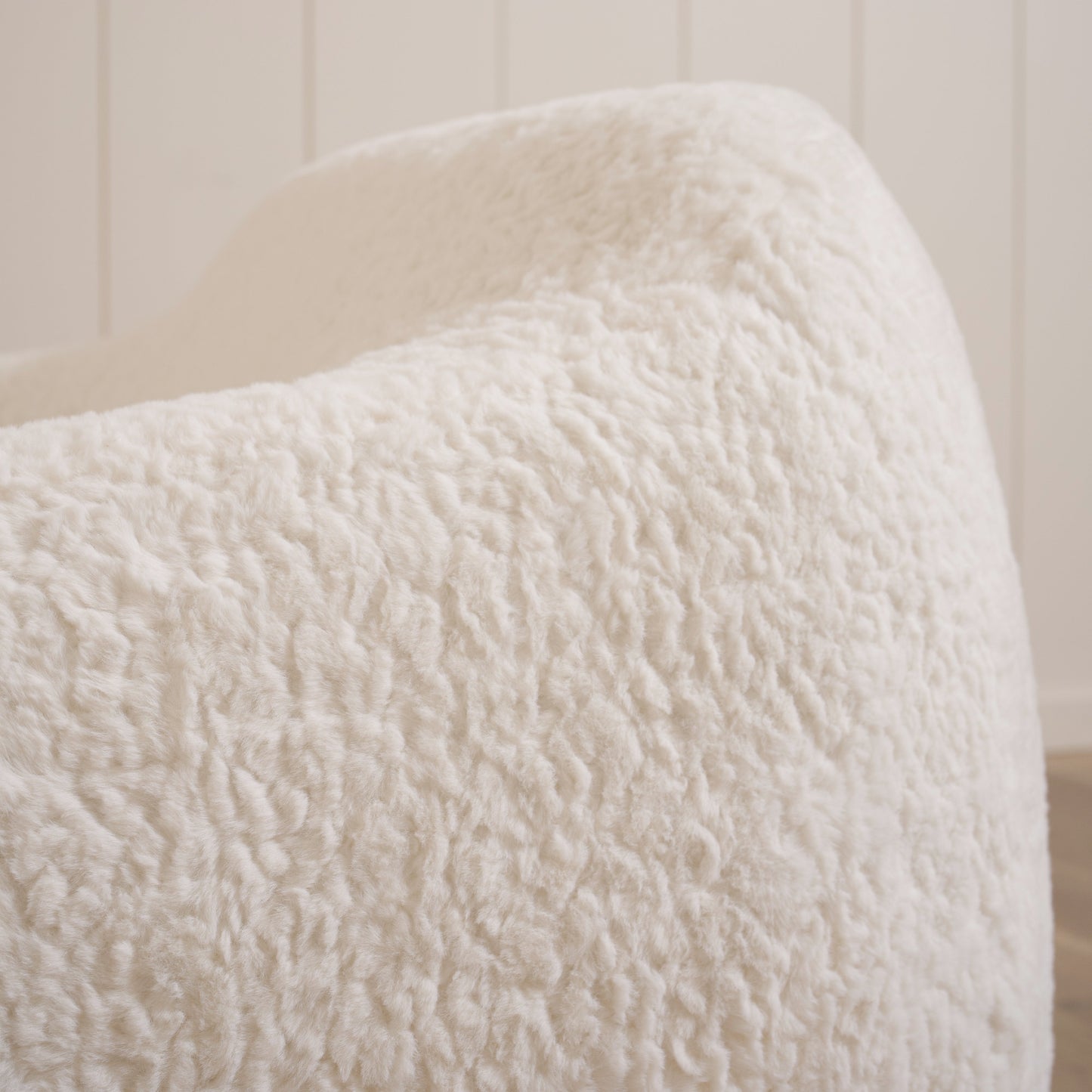 Dorian Chair