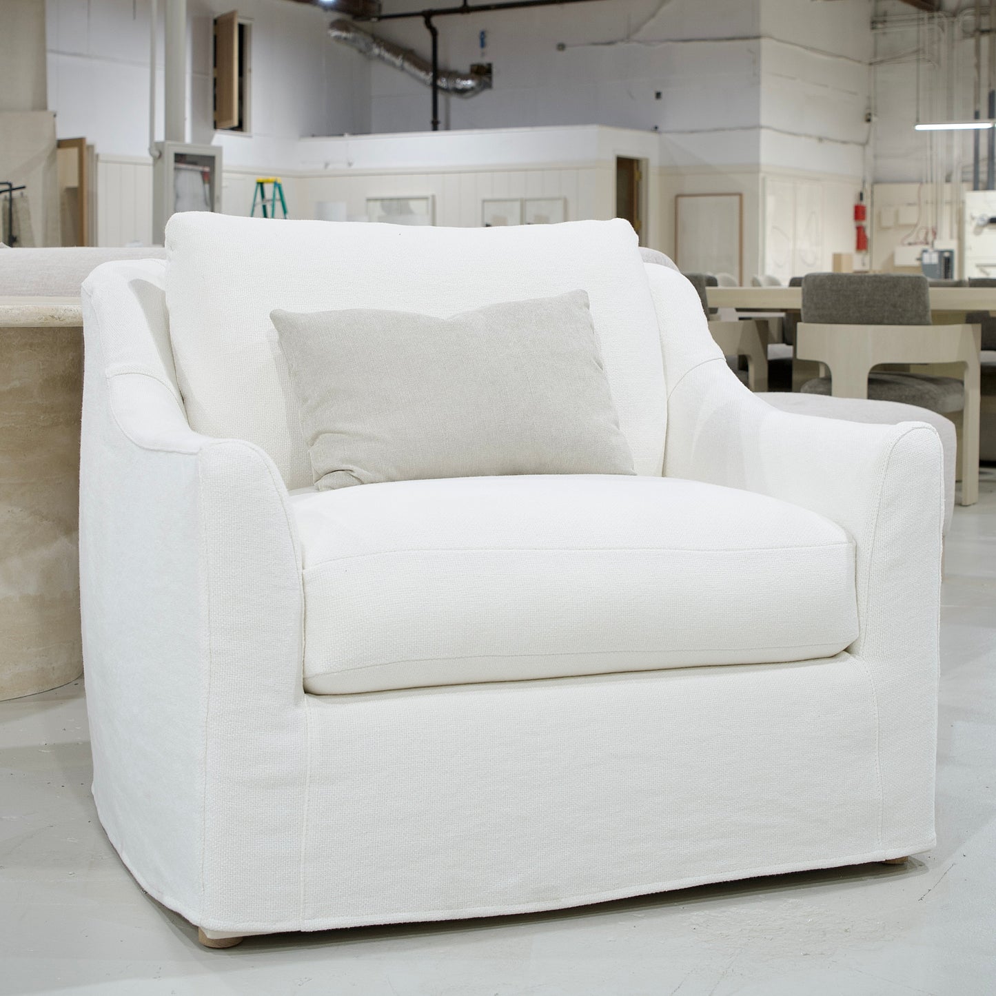 Jasper L Chair