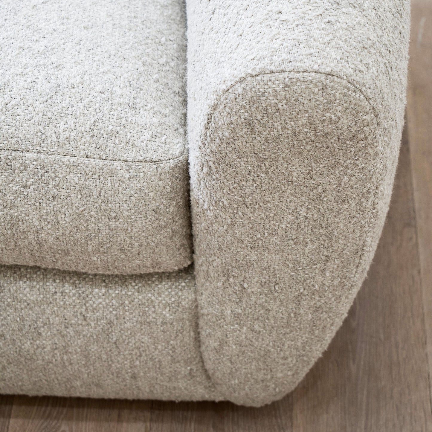 Mira Chair