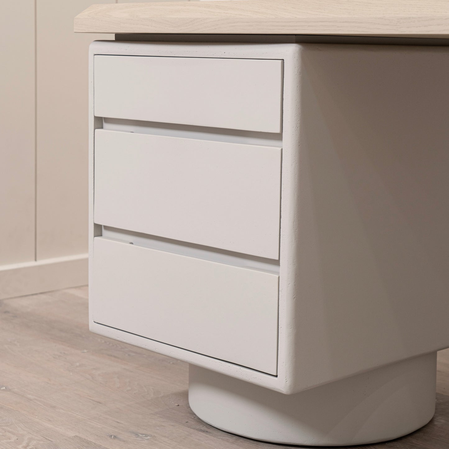 Sally Desk