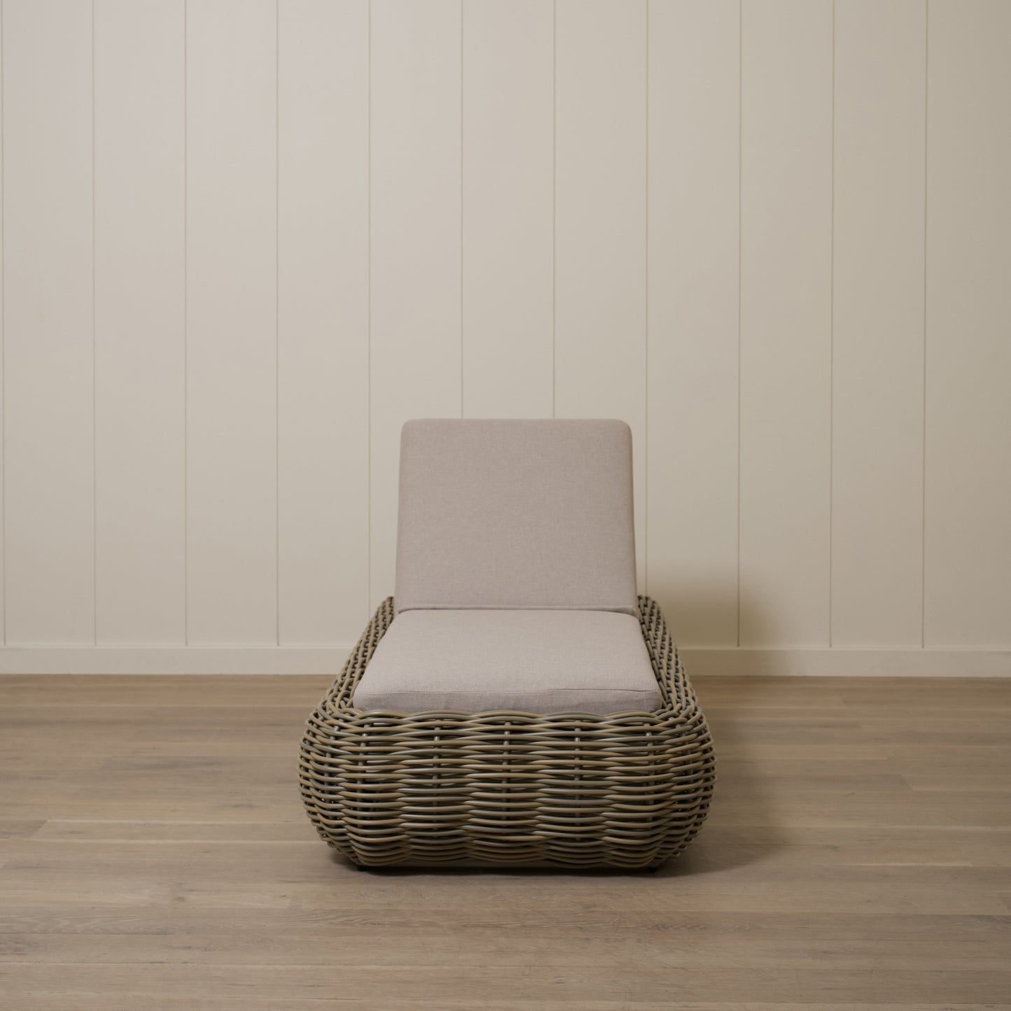 Wren Outdoor Chaise Lounger