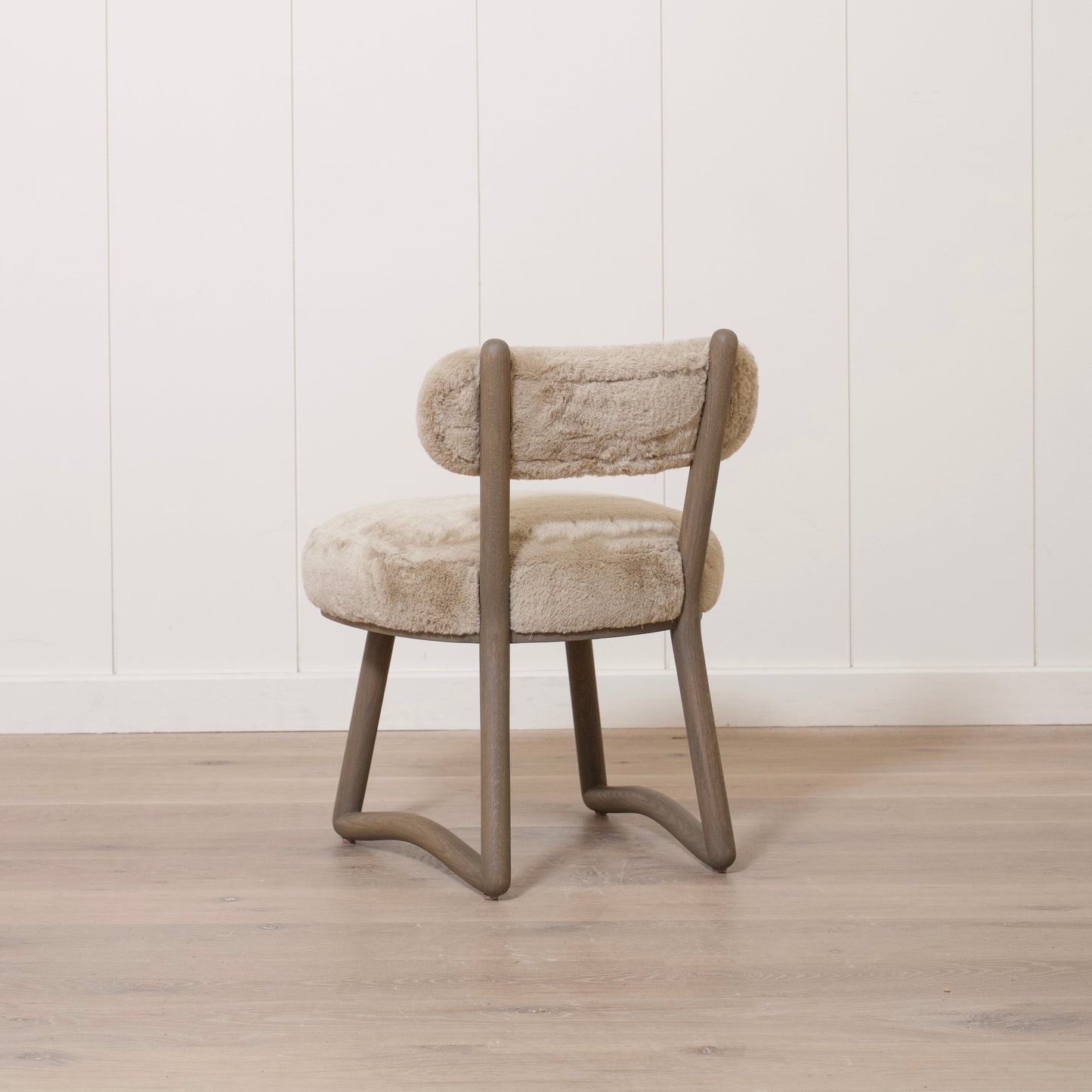 Cuddle Vanity Chair