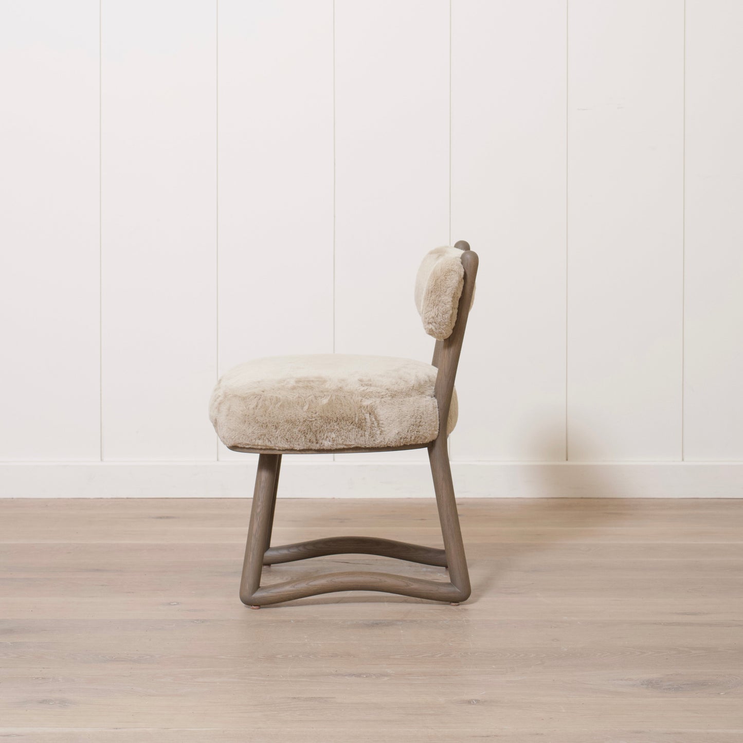 Cuddle Vanity Chair