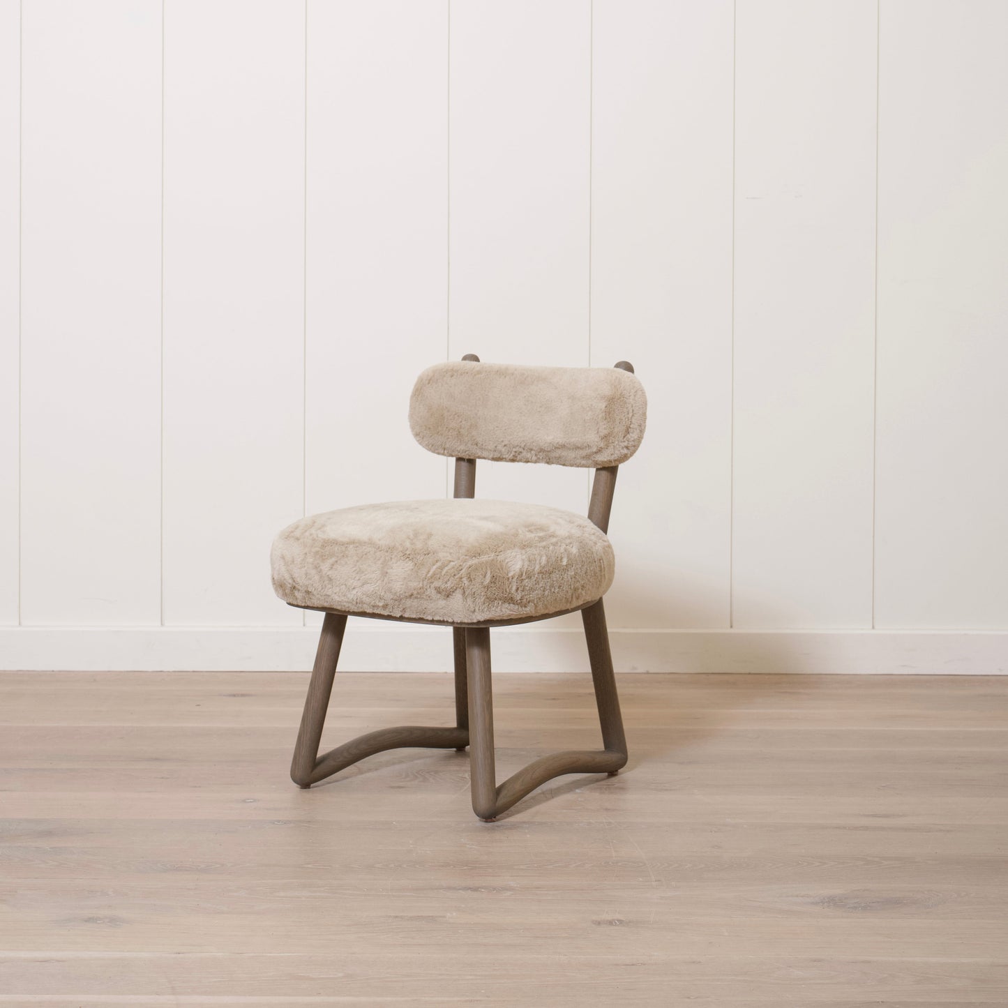 Cuddle Vanity Chair