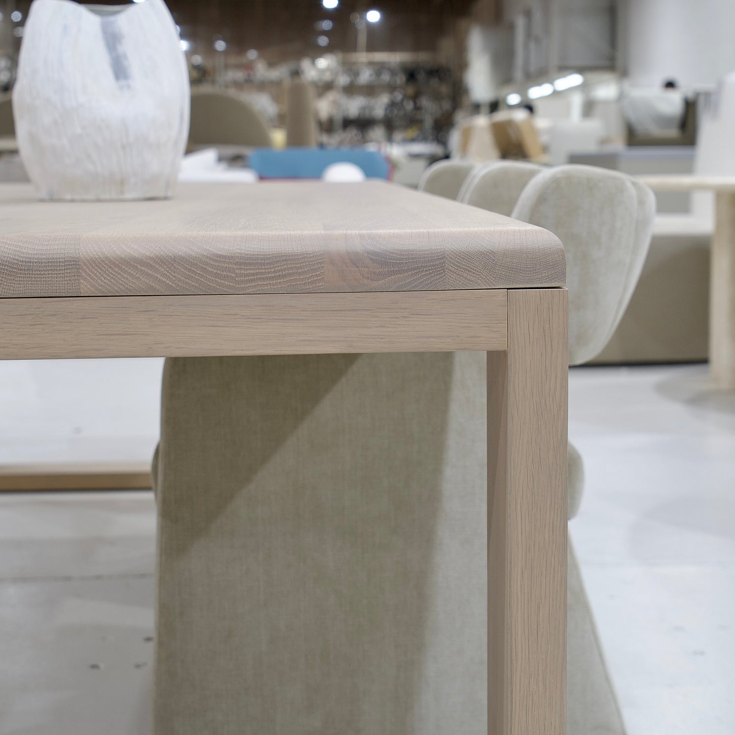 Poster Dining Table