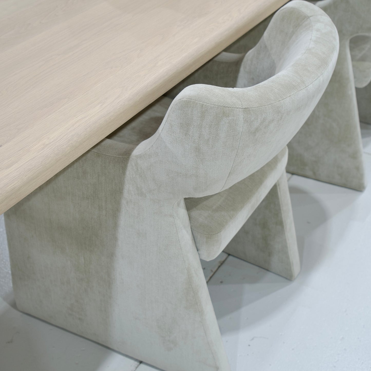 Poster Dining Table