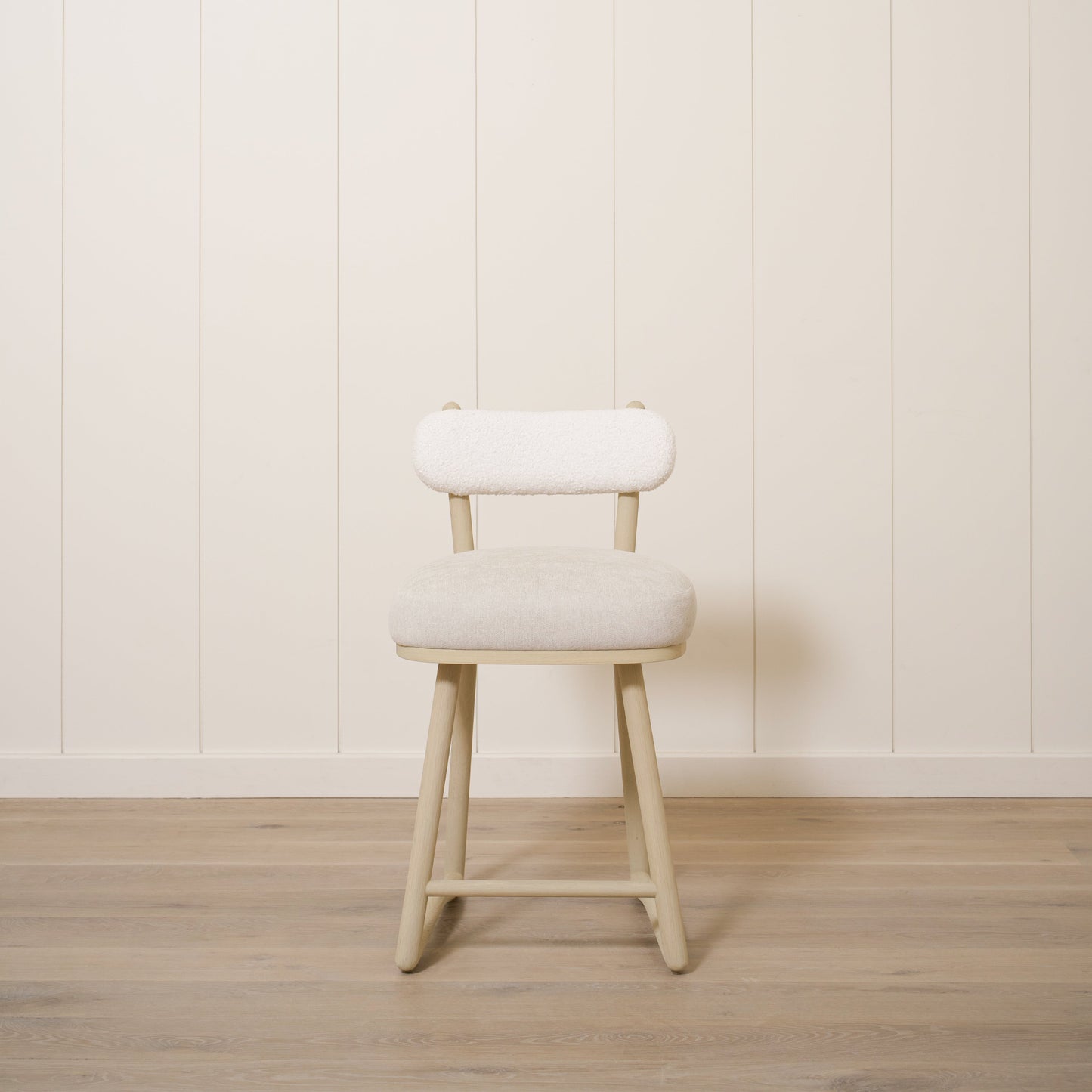 Cuddle Counter Stool