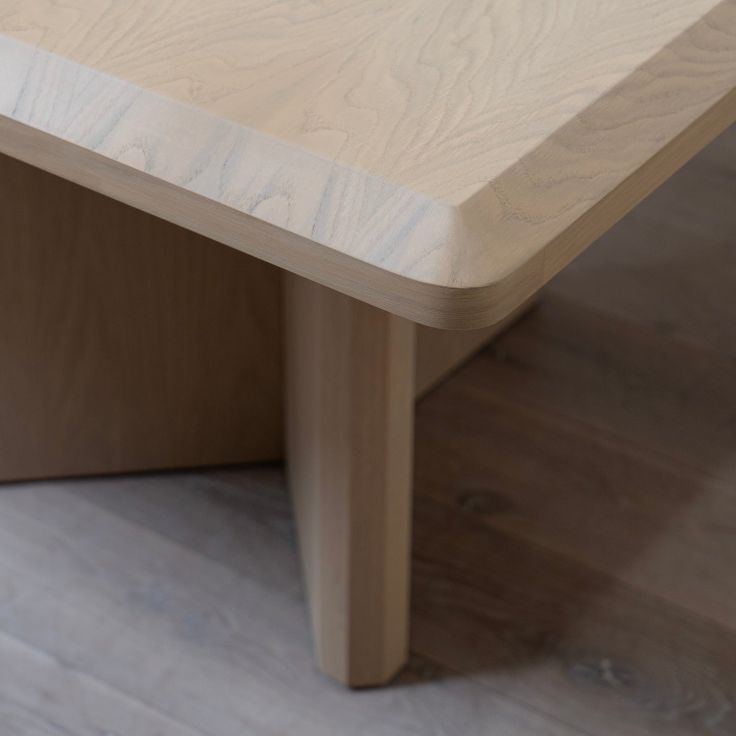 Clara Dining Table
