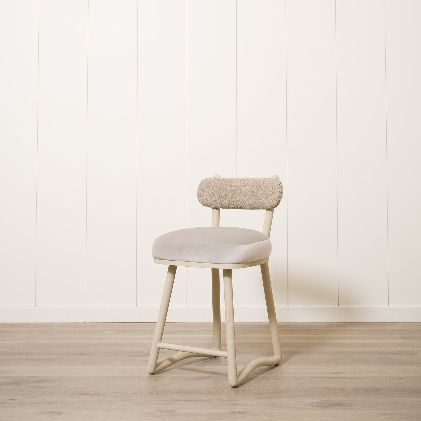 Cuddle Counter Stool