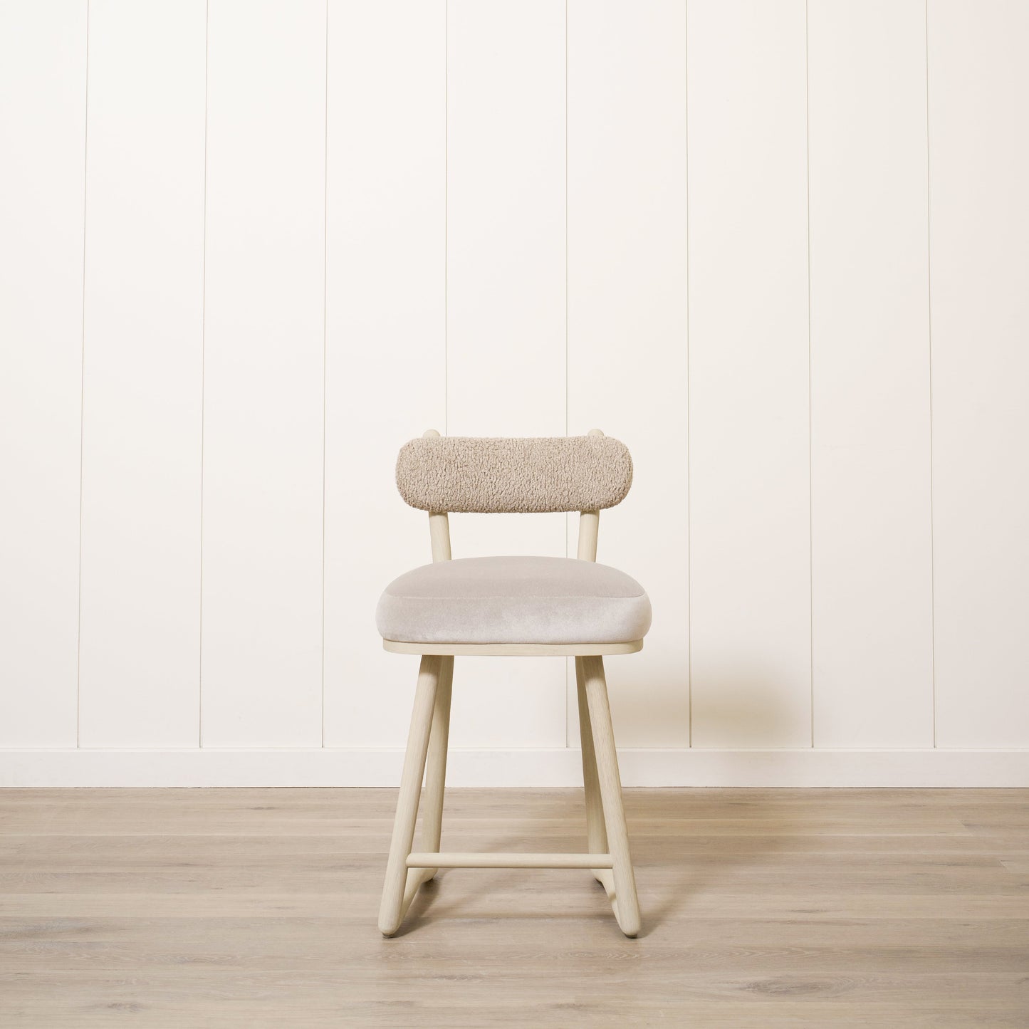 Cuddle Counter Stool