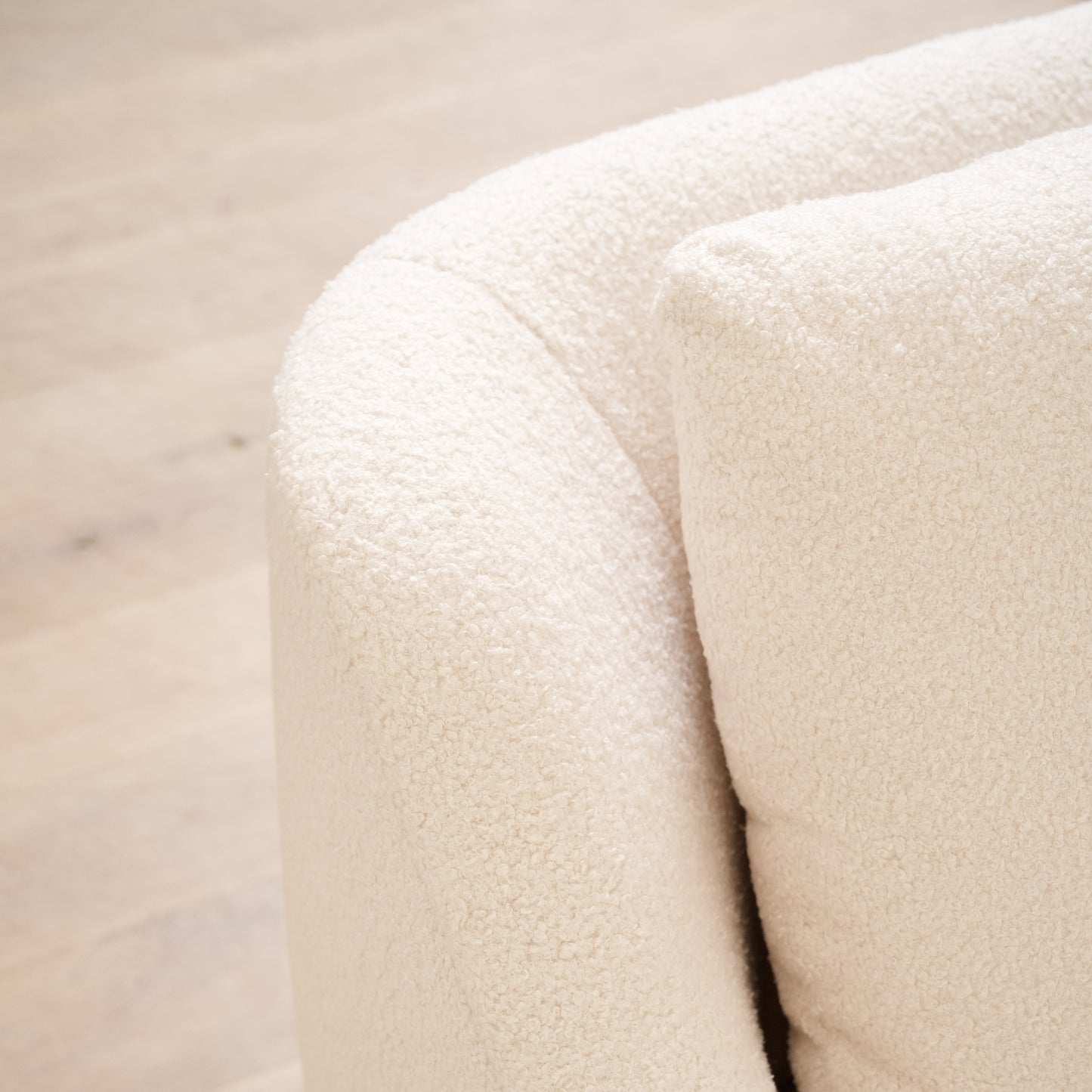 Jasper L Chair