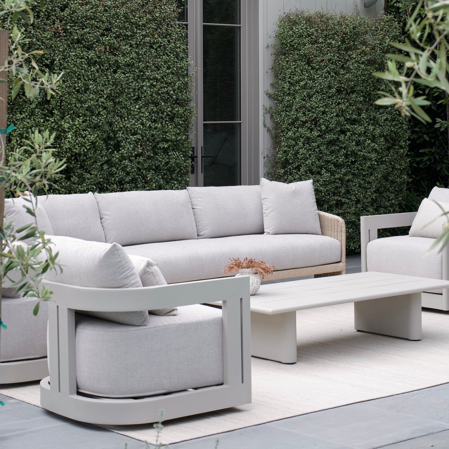 Leon Outdoor Swivel Chair