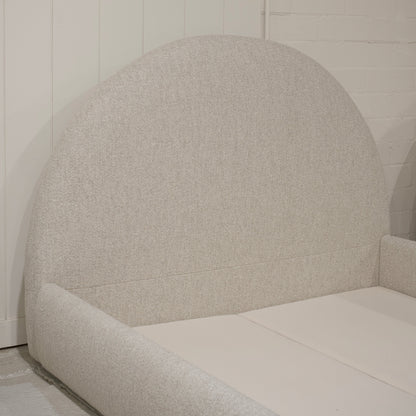 Demi  Bed