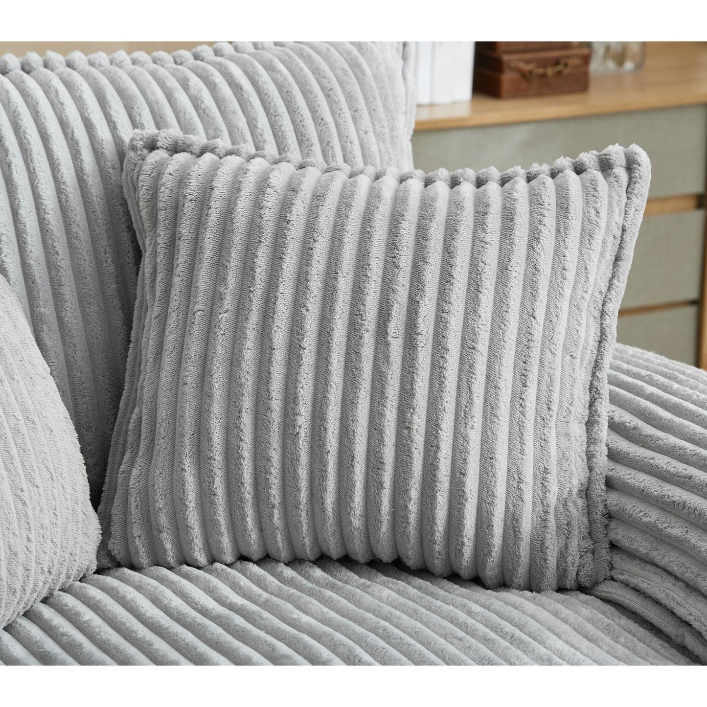 Canapé-lit Harmonia 109 W surdimensionné en velours côtelé, siège profond, double chaise longue avec 4 oreillers