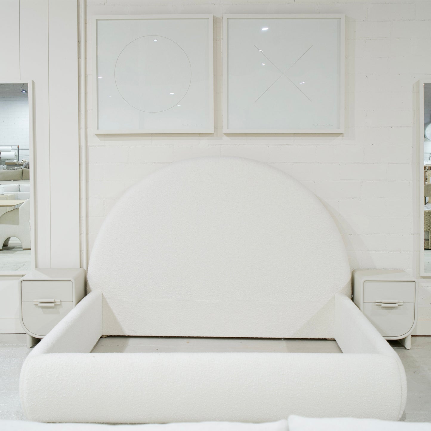 Demi  Bed