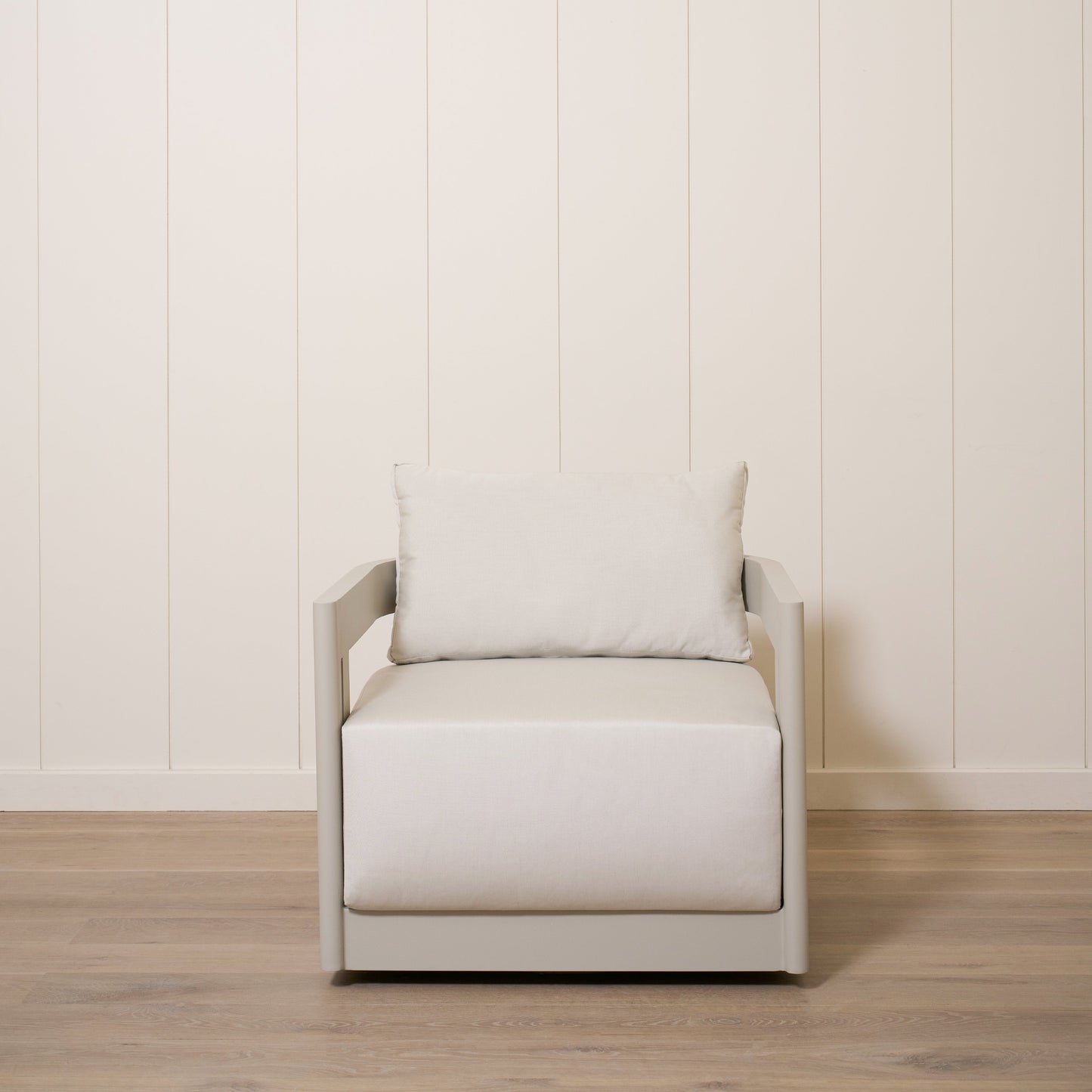 Leon Outdoor Swivel Chair