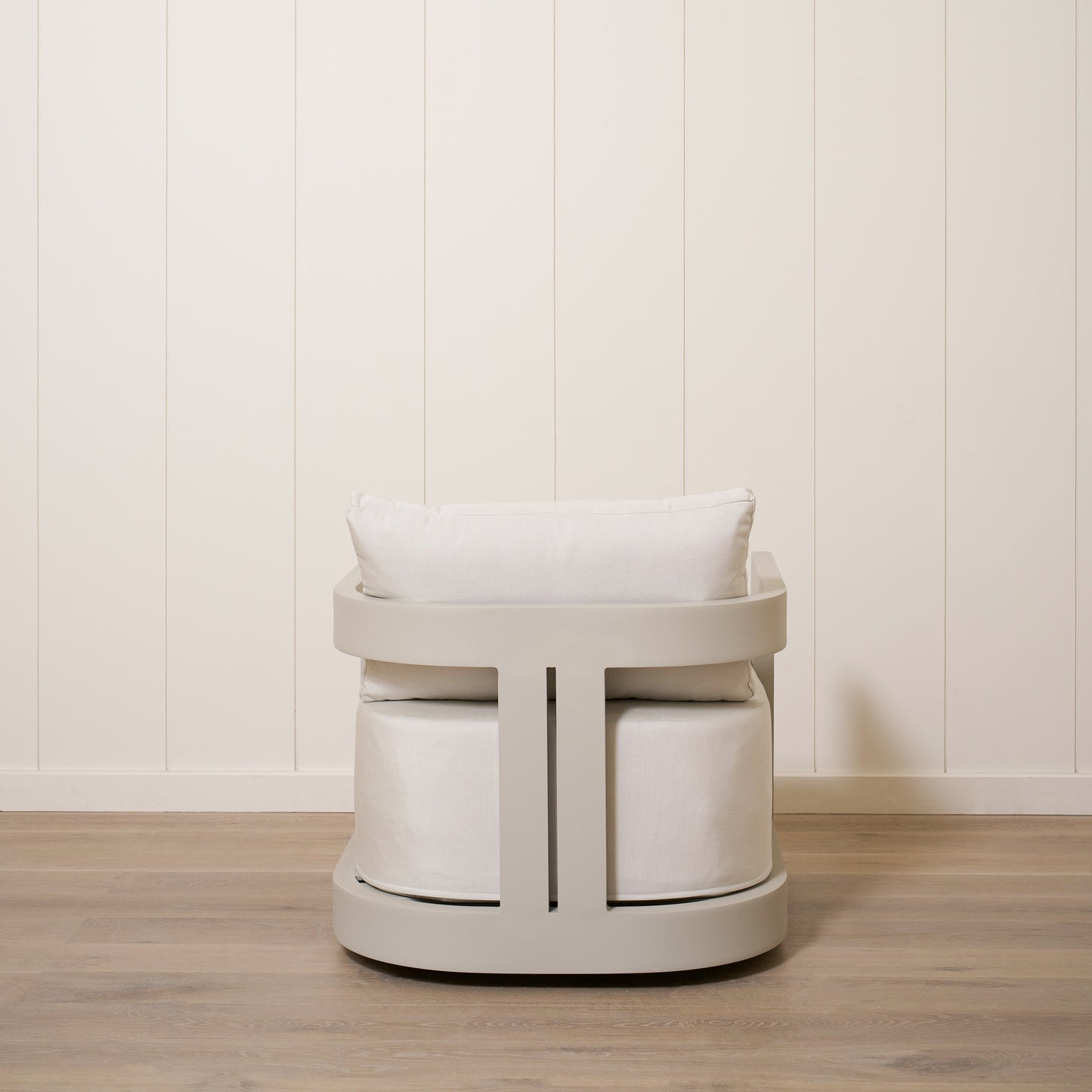 Leon Outdoor Swivel Chair