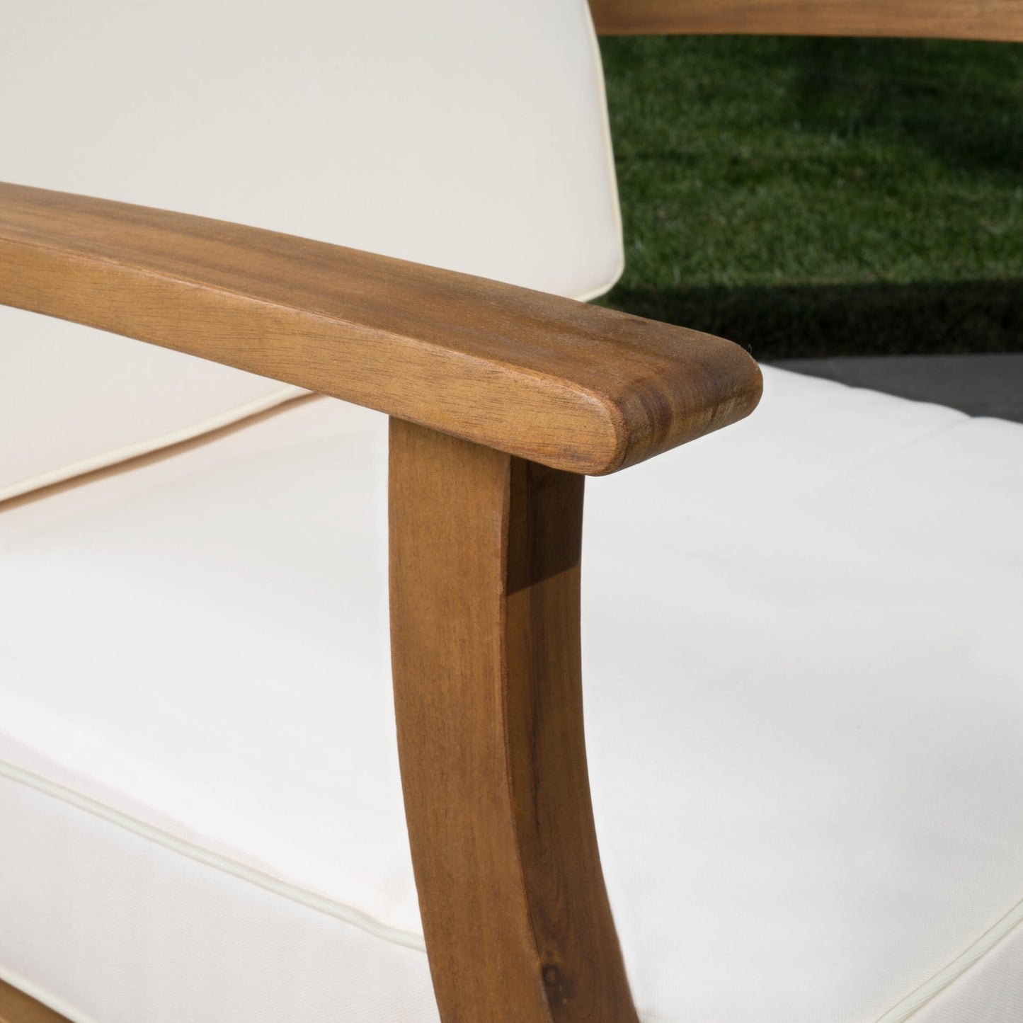 Ensemble de canapés d'extérieur Perla 7 pièces en bois d'acacia avec coussin par Christopher Knight Home