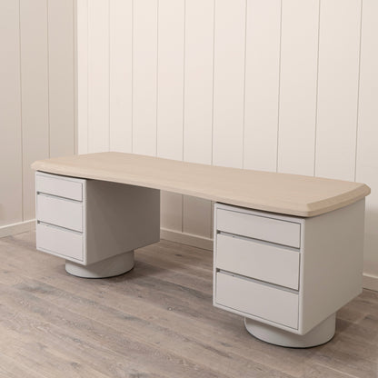Sally Desk