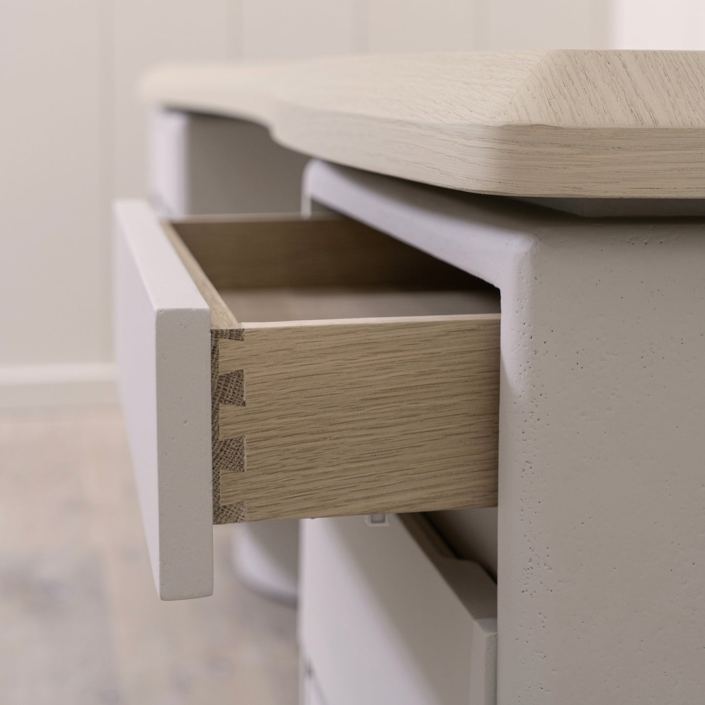 Sally Desk