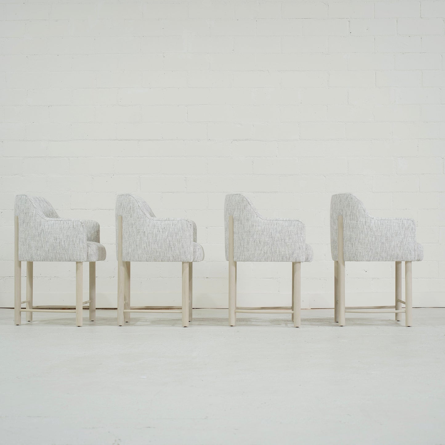 James - Counter Stool