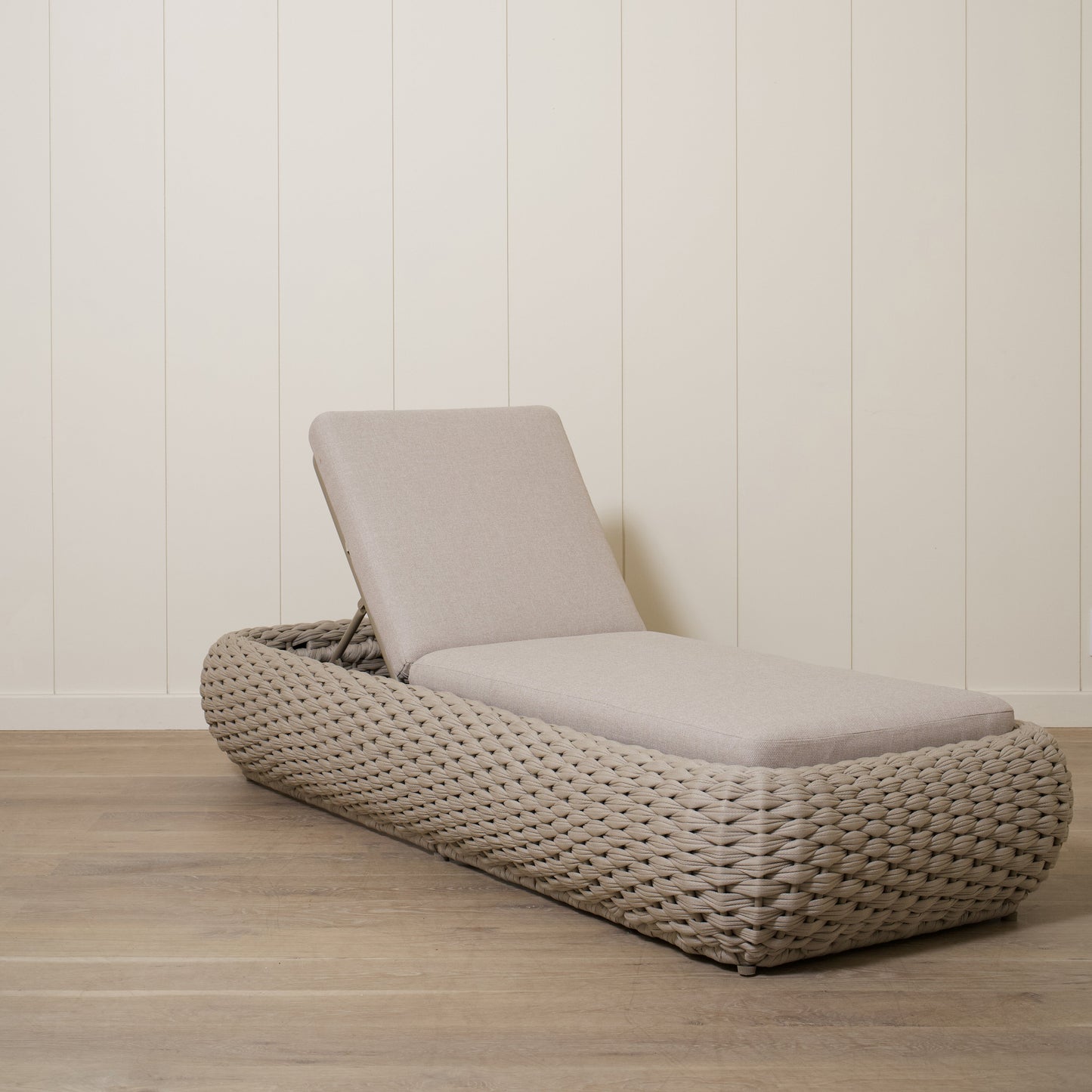 Raya Outdoor Chaise Lounger