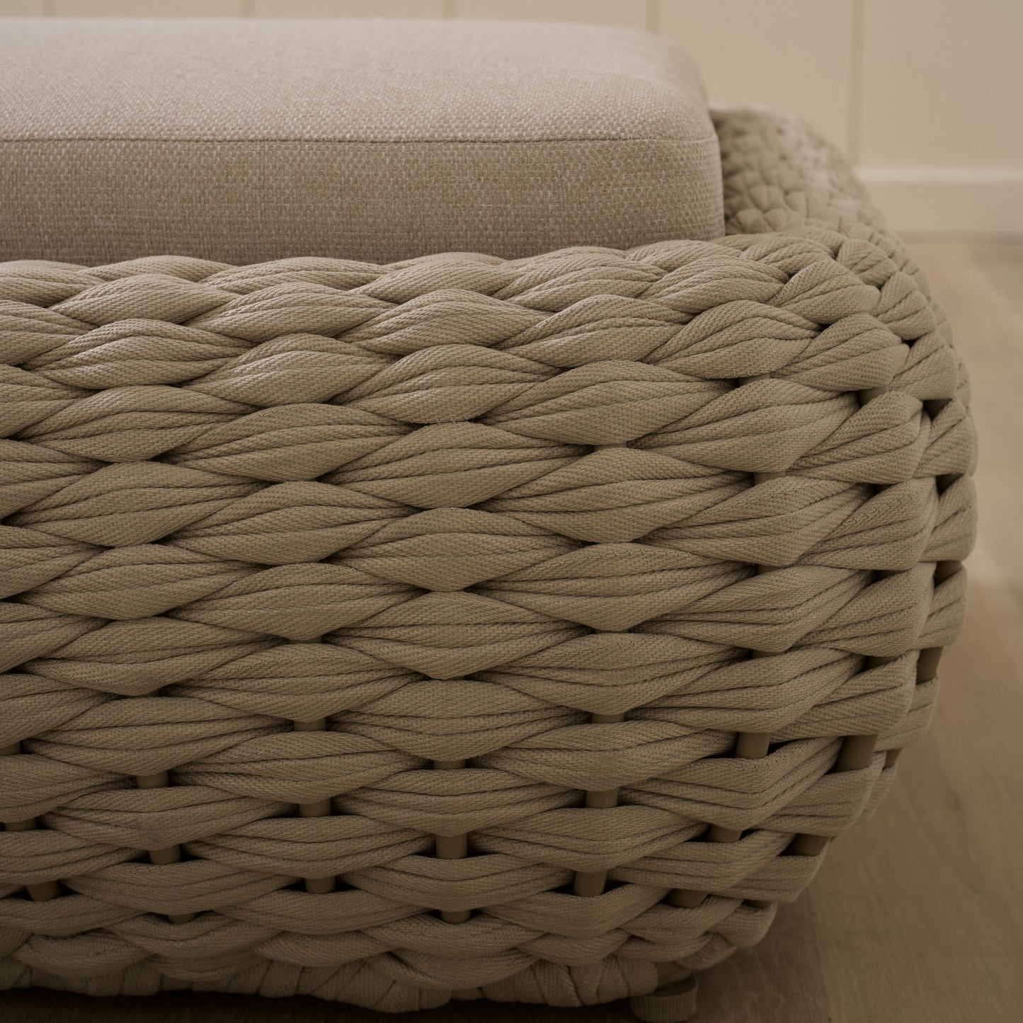 Raya Outdoor Chaise Lounger